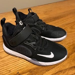 Nike KD basketball shoes